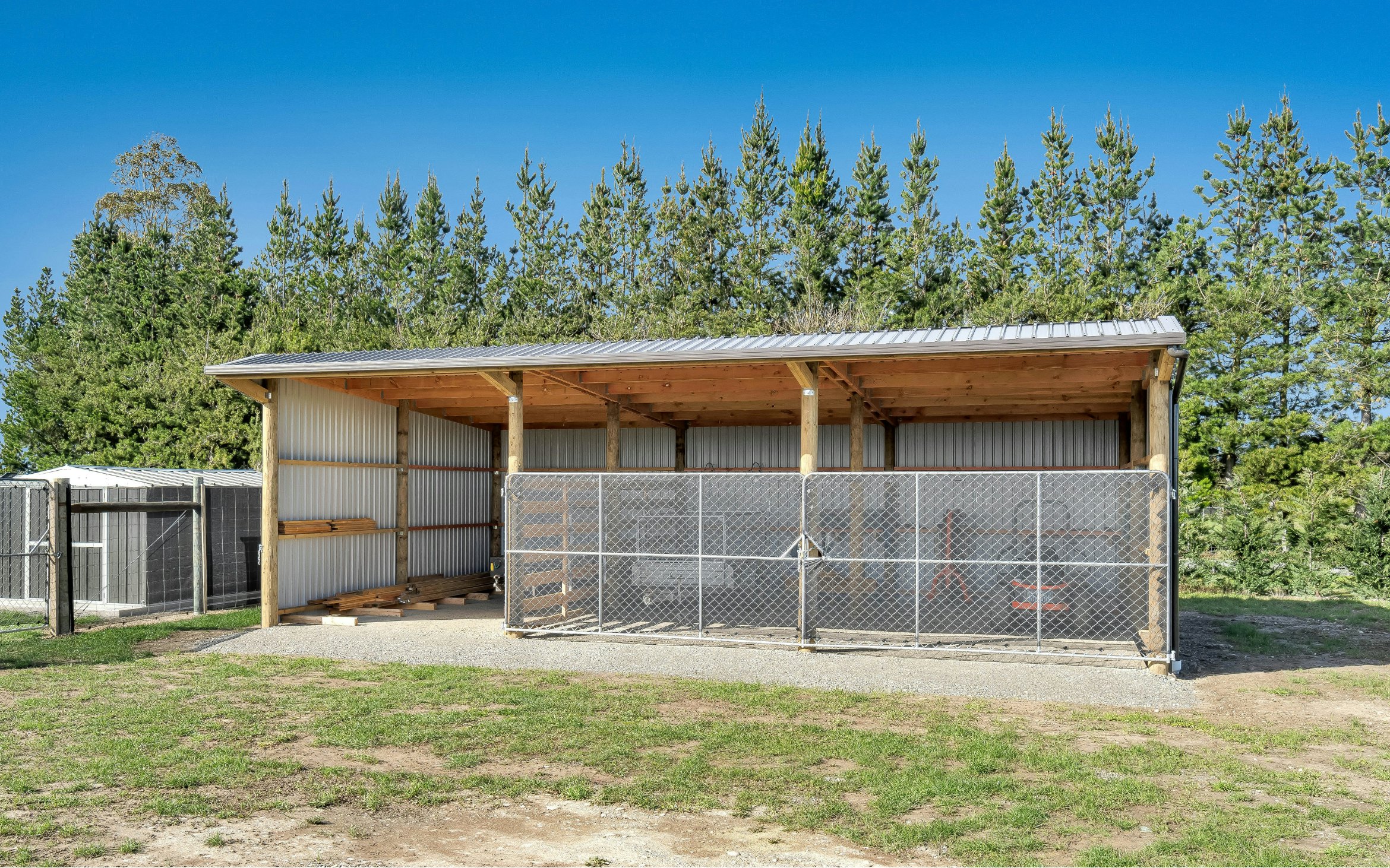 3 bays stand tough lean to Kitset farm building 10.8m long x 6.95m deep with 3.6m stud height