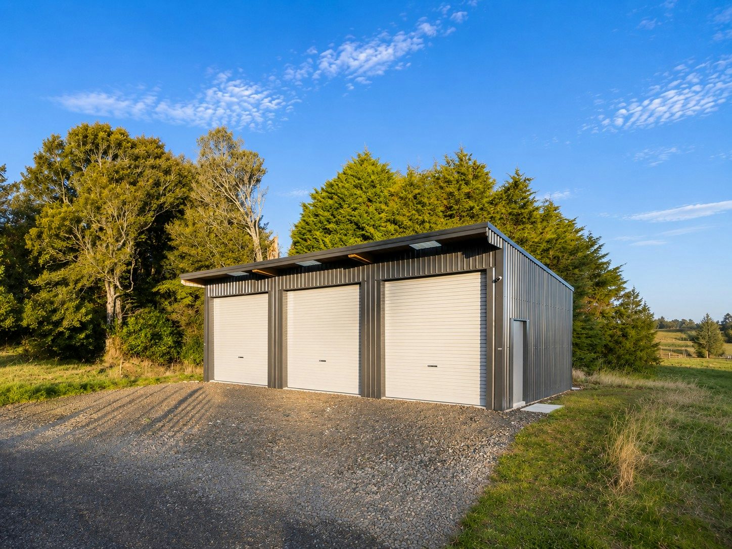 10.8m x 6m x 3.6m Three Closed Bays