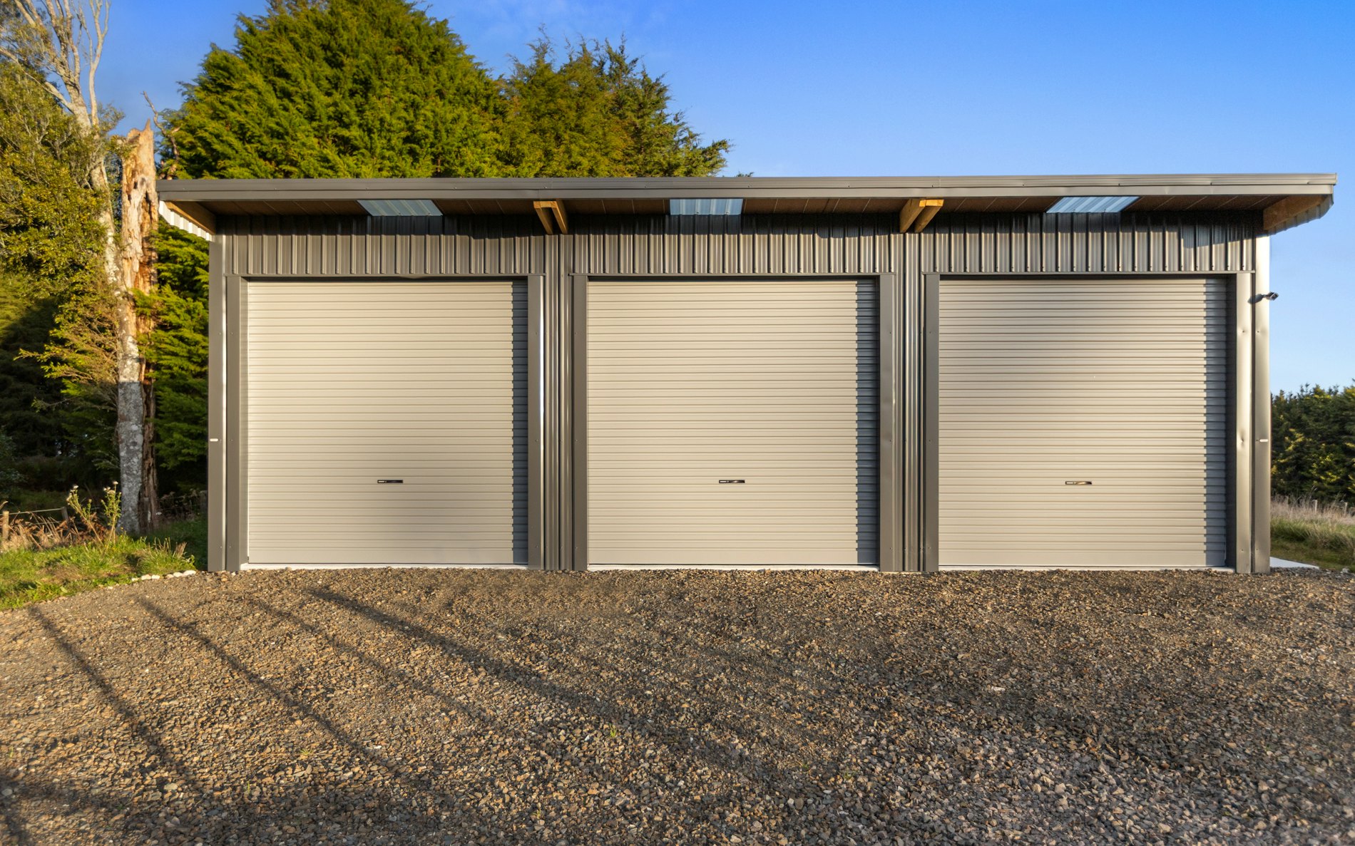 10.8m X 6m X 3.6m Three Bay Lean-To 3 closed bays