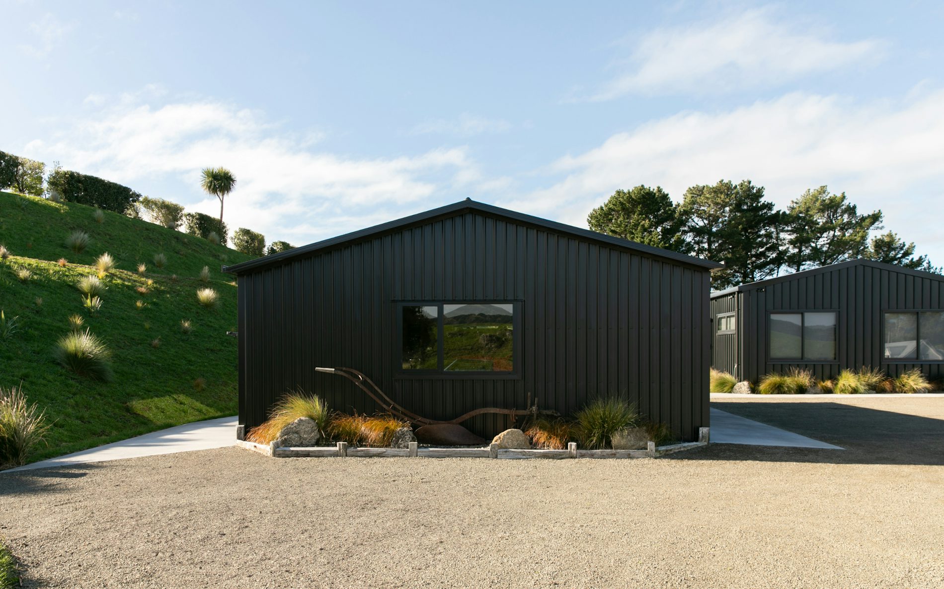 10mx7m large garage with workshop with 6 rib cladding in COLORSTEEL® Flaxpod