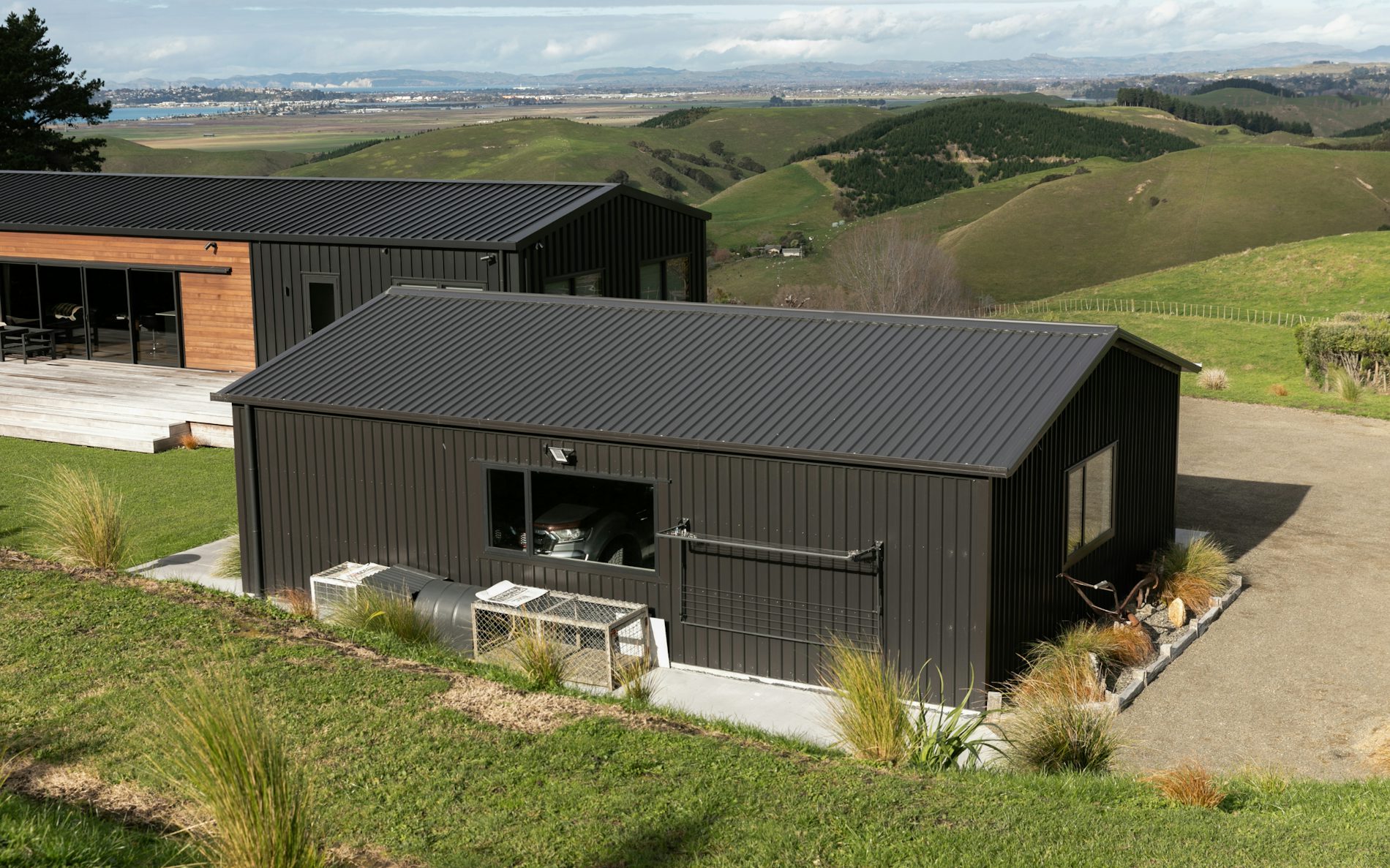 10mx7m large garage with workshop with 6 rib cladding in COLORSTEEL® Flaxpod