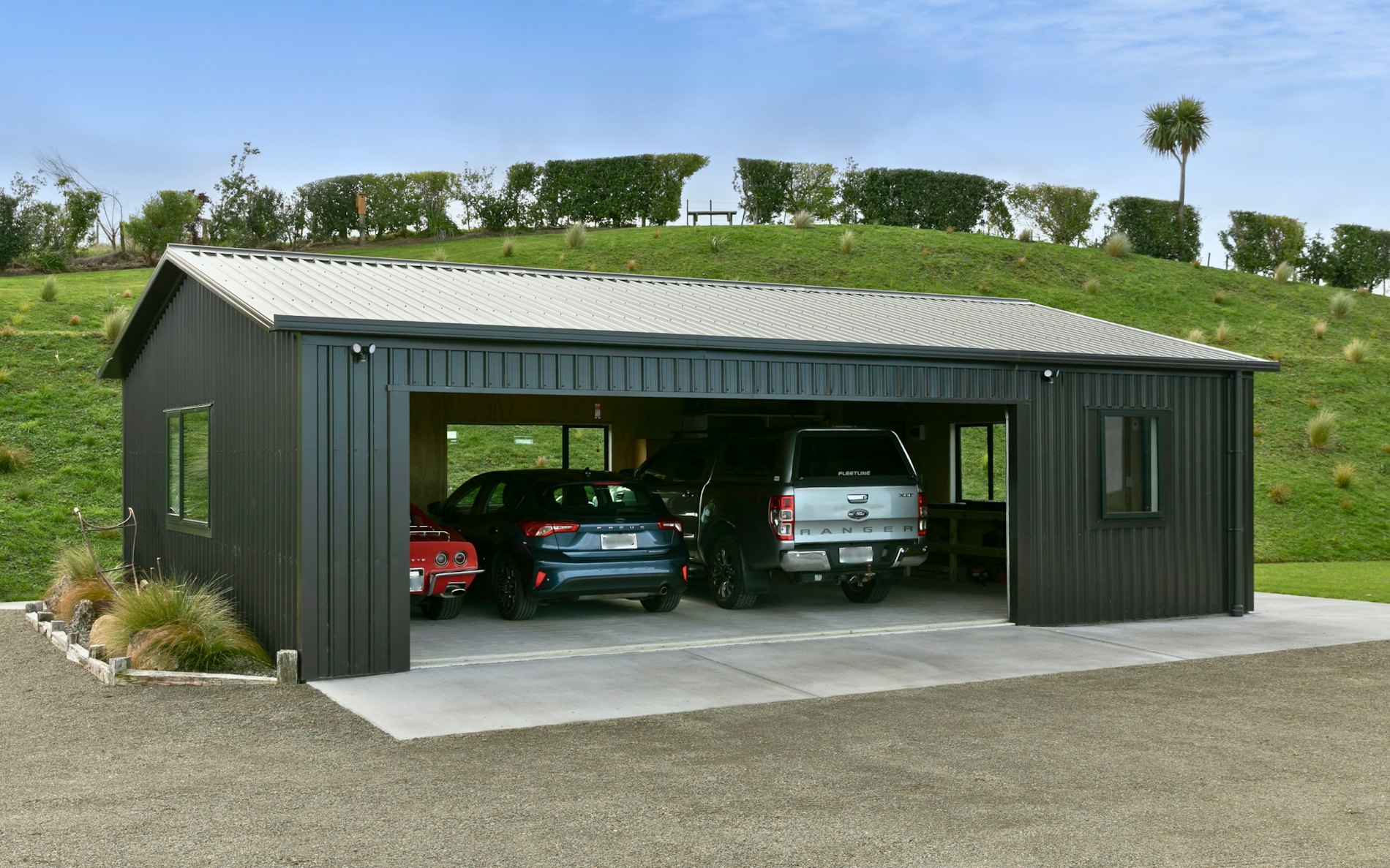 10mx7m large garage with workshop with 6 rib cladding in COLORSTEEL® Flaxpod