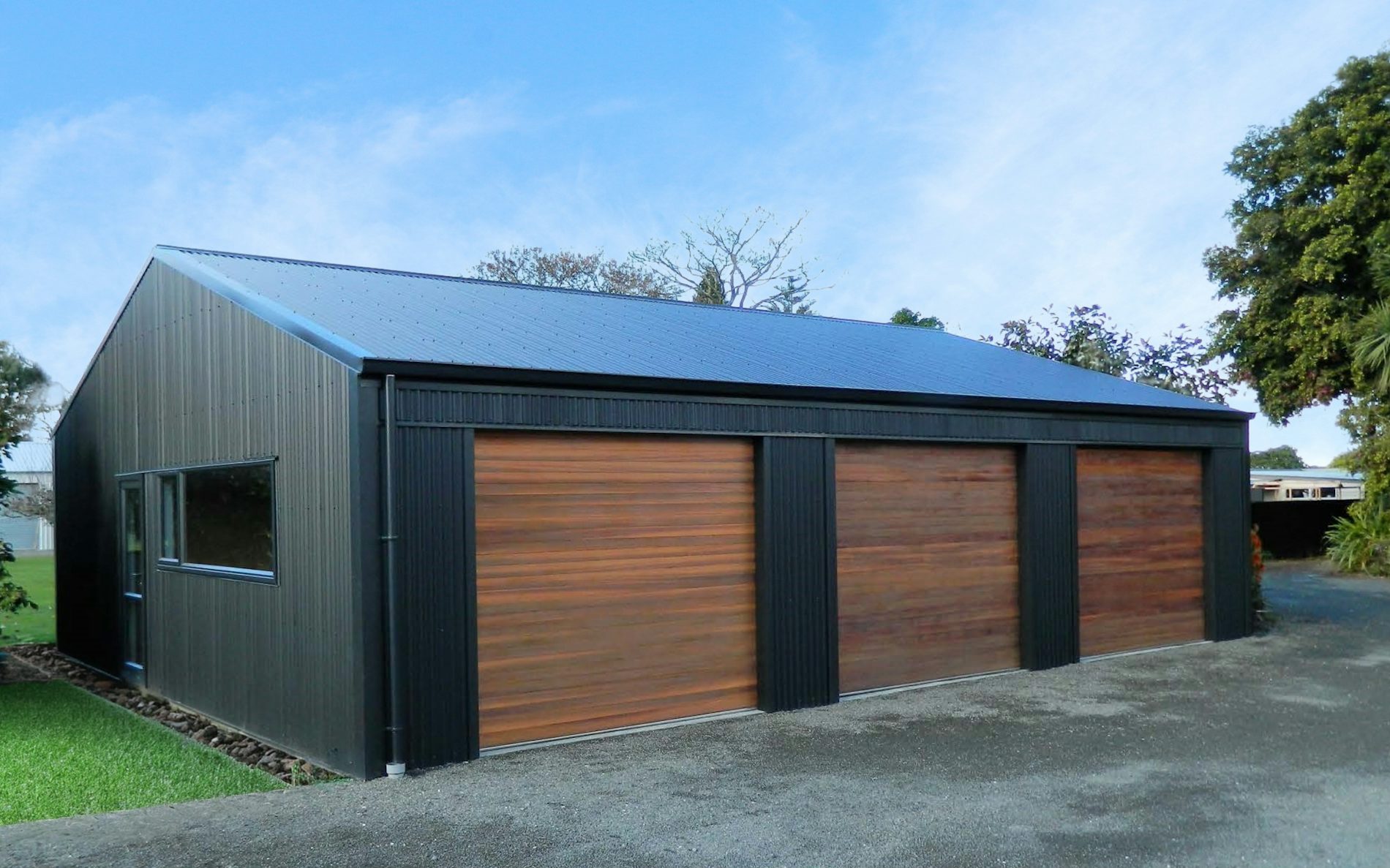 1m x 9m x 2.5m large garage