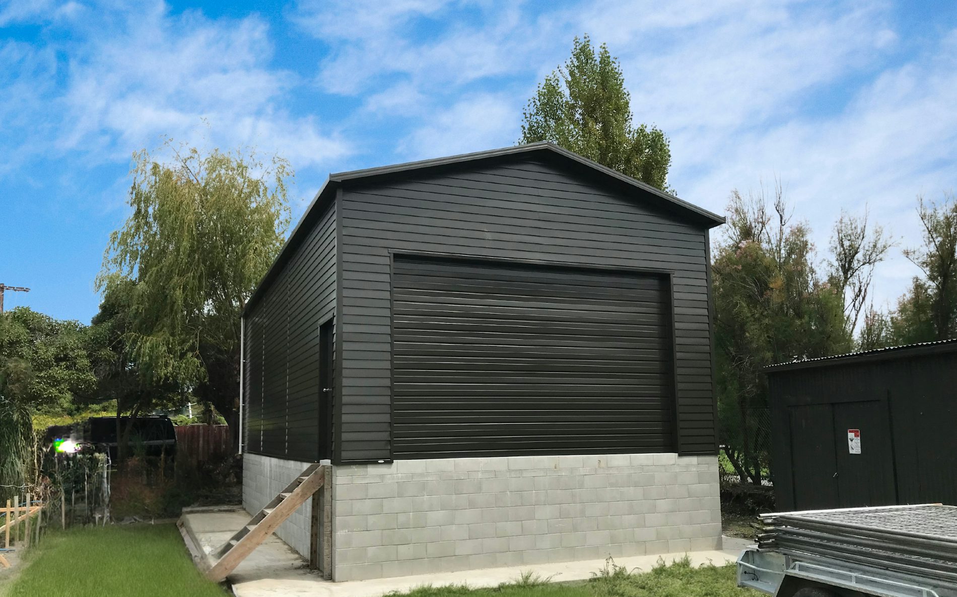 12m x 6m x 3.6m stud, pump shed with steel portals, 1.5m above ground 
