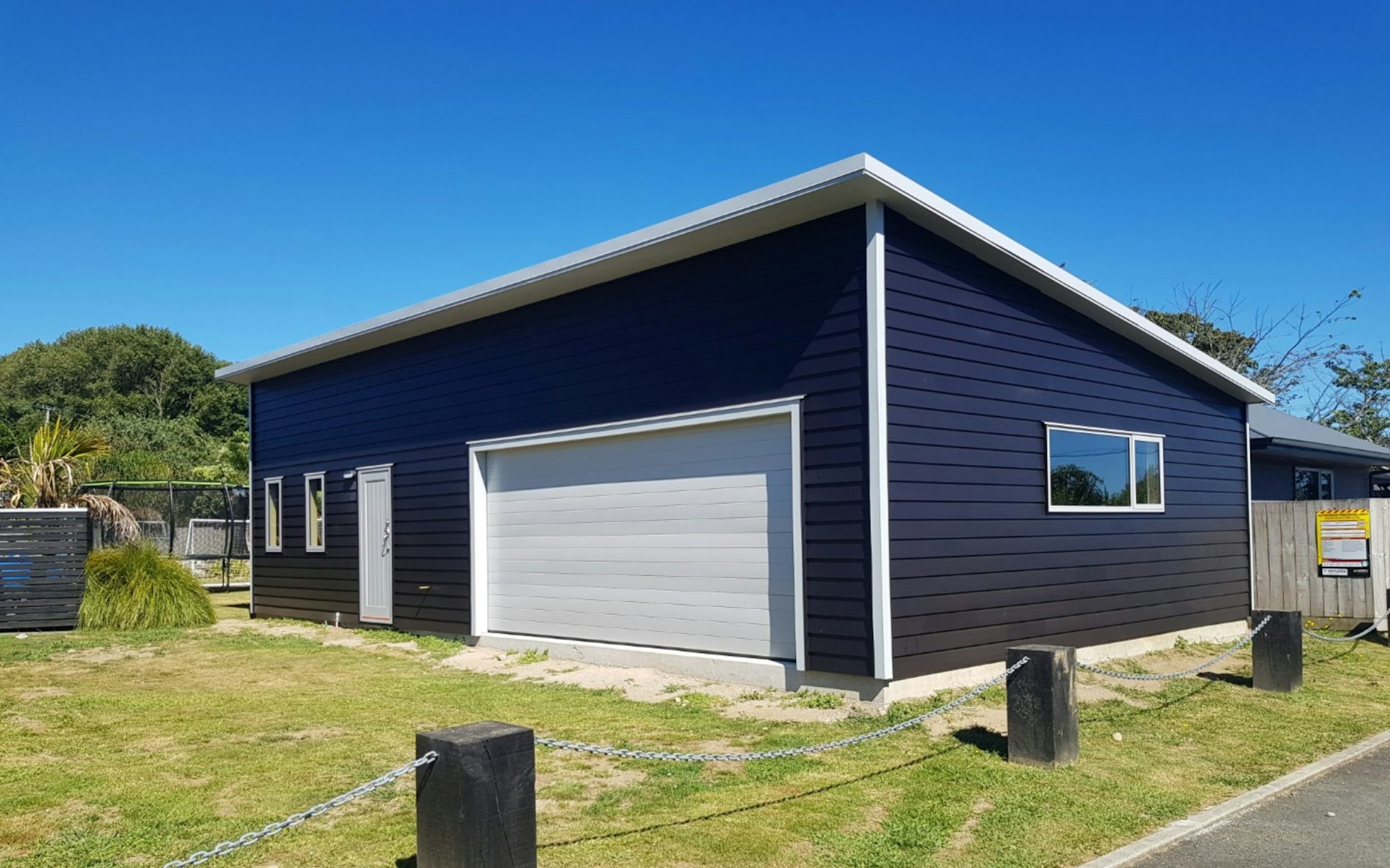 12m x 7.2m x 2.4m H stud Garage with sleepout, Superclad Cladding in Demin Blue