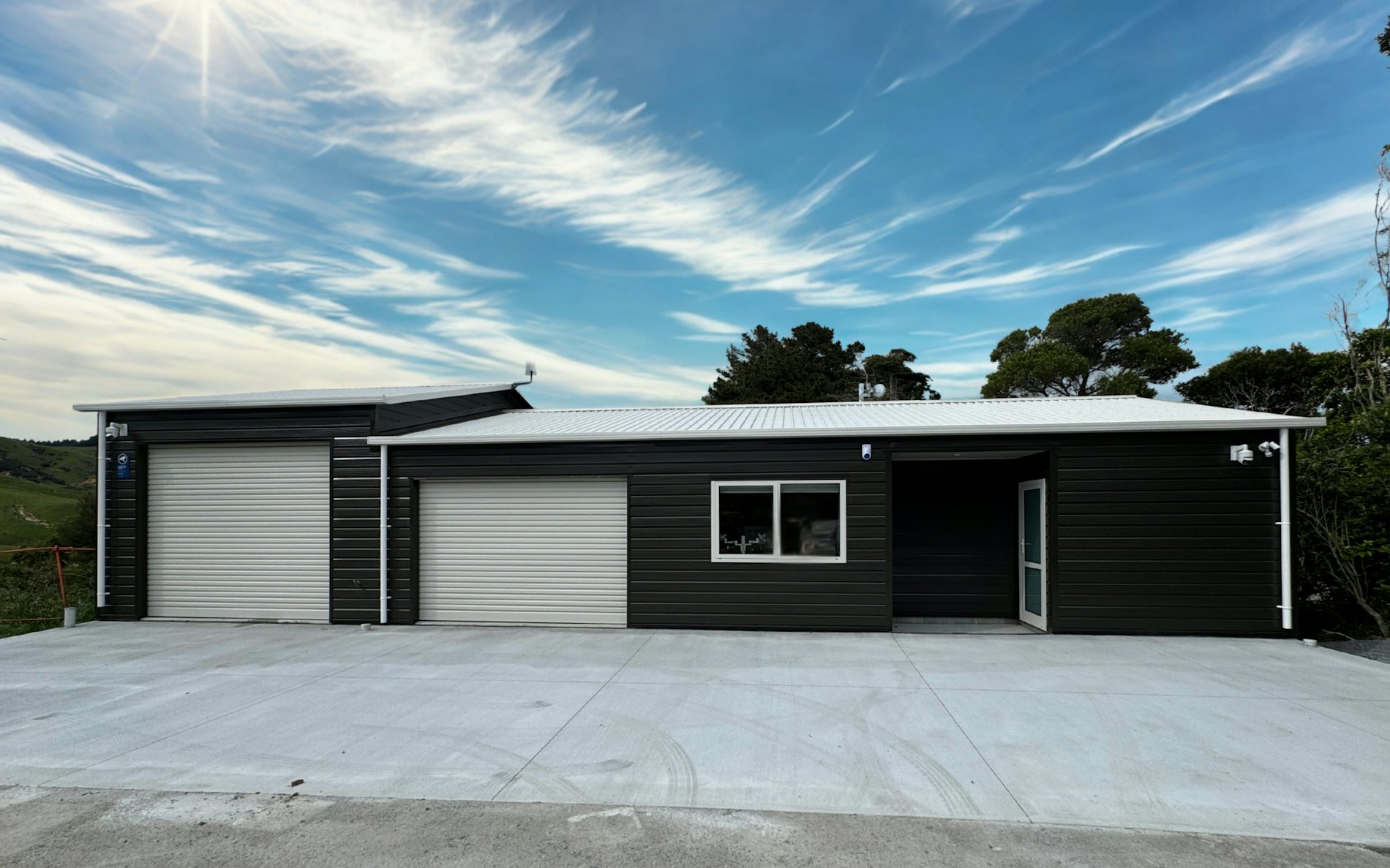16.98m x 7.8m (132.46m²) garage with staff quater, Superclad cladding in COLORSTEEL® Karaka 