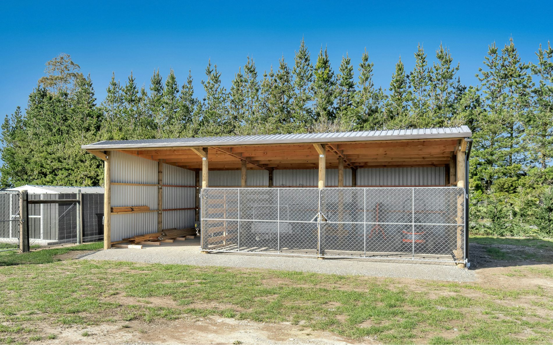 3 bays stand tough lean to Kitset farm building 10.8m long x 6.95m deep with 3.6m stud height