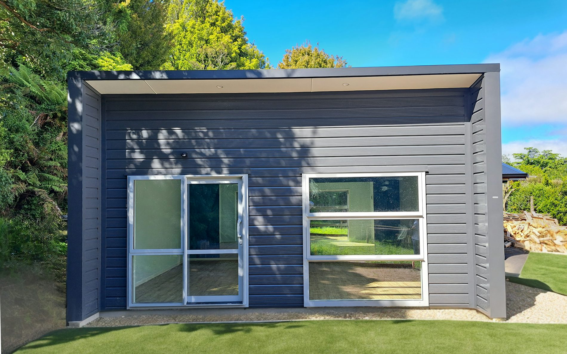 6.0m x 5.0m Sleepout, Superclad Cladding in COLORSTEEL® Grey Friars 