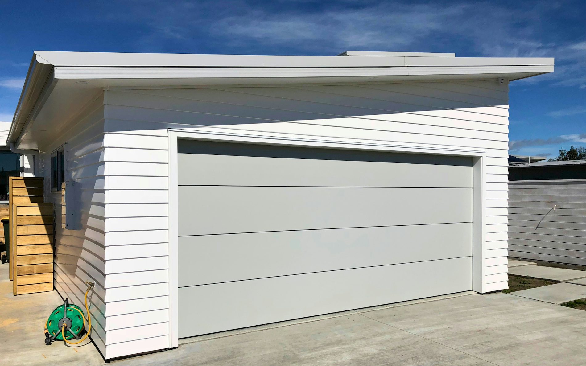  6.8m x 6m x 2.4m stud custom double garage with mono-pitch roof