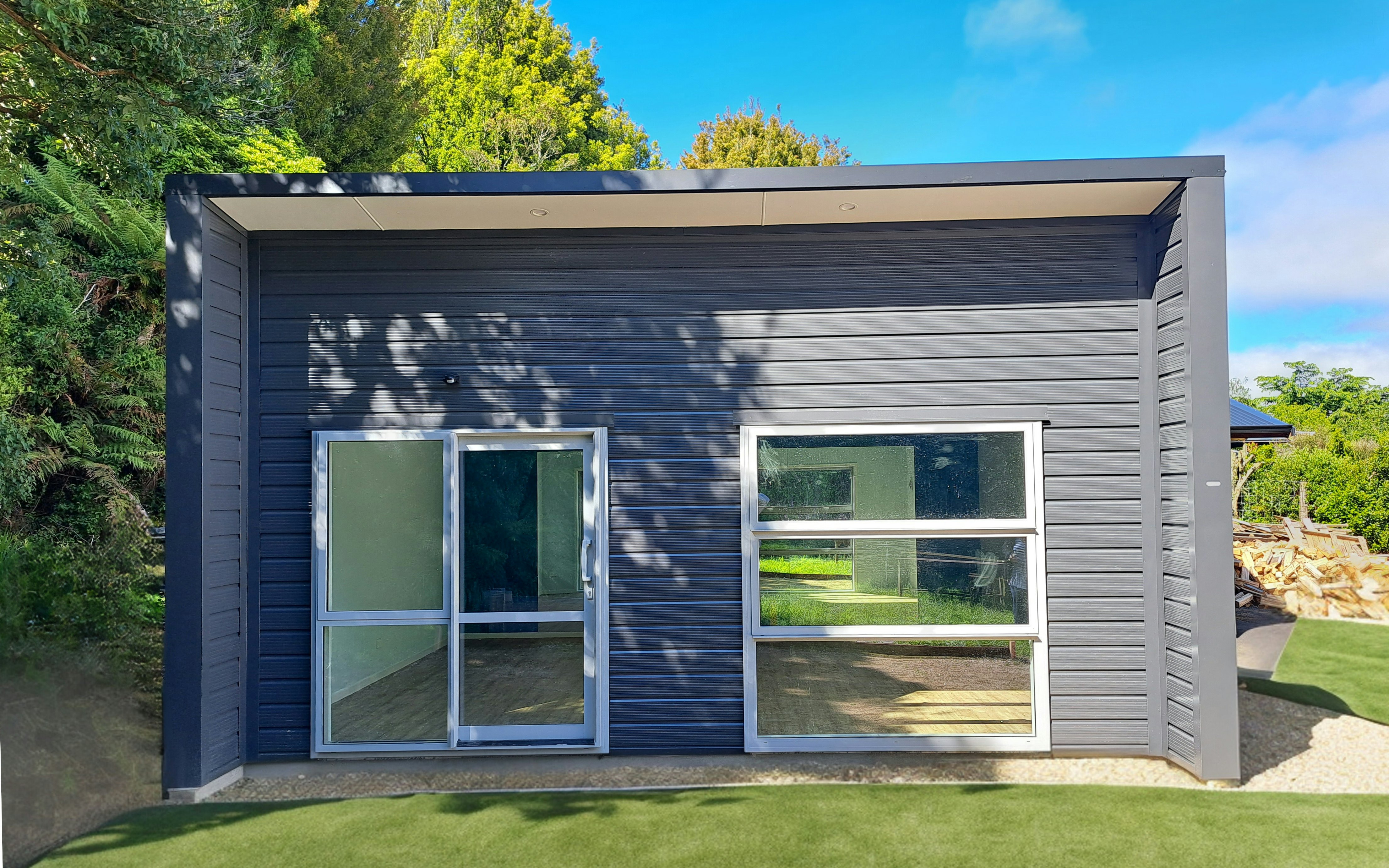 6.0m x 5.0m Sleepout, Superclad Cladding in COLORSTEEL® Grey Friars 