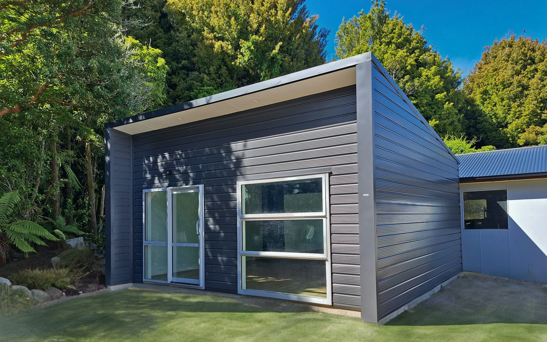 6.0m x 5.0m Sleepout, Superclad Cladding in COLORSTEEL® Grey Friars 