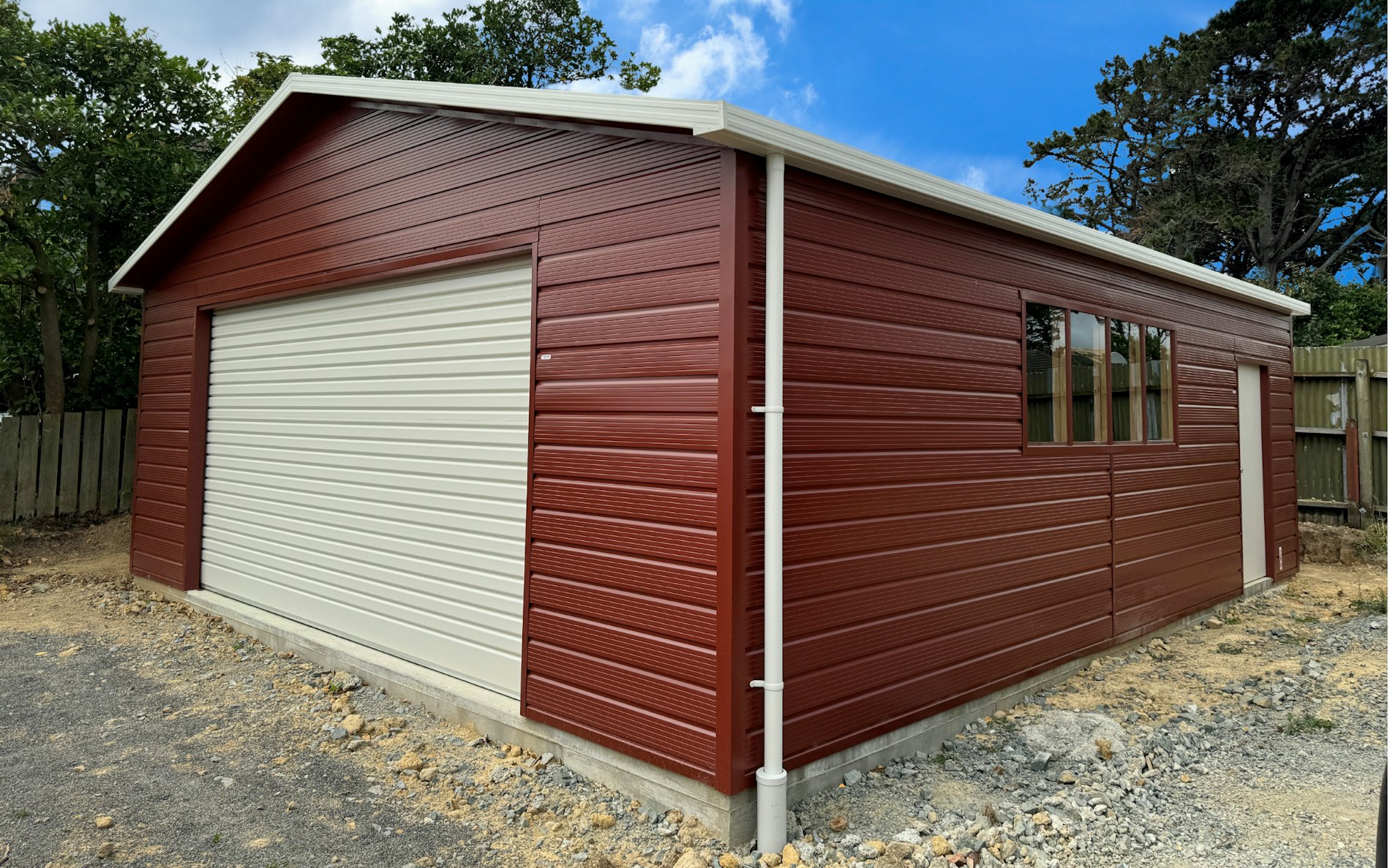 8m x 7m x 2.42m stud double garage in scoria Colorsteel cladding