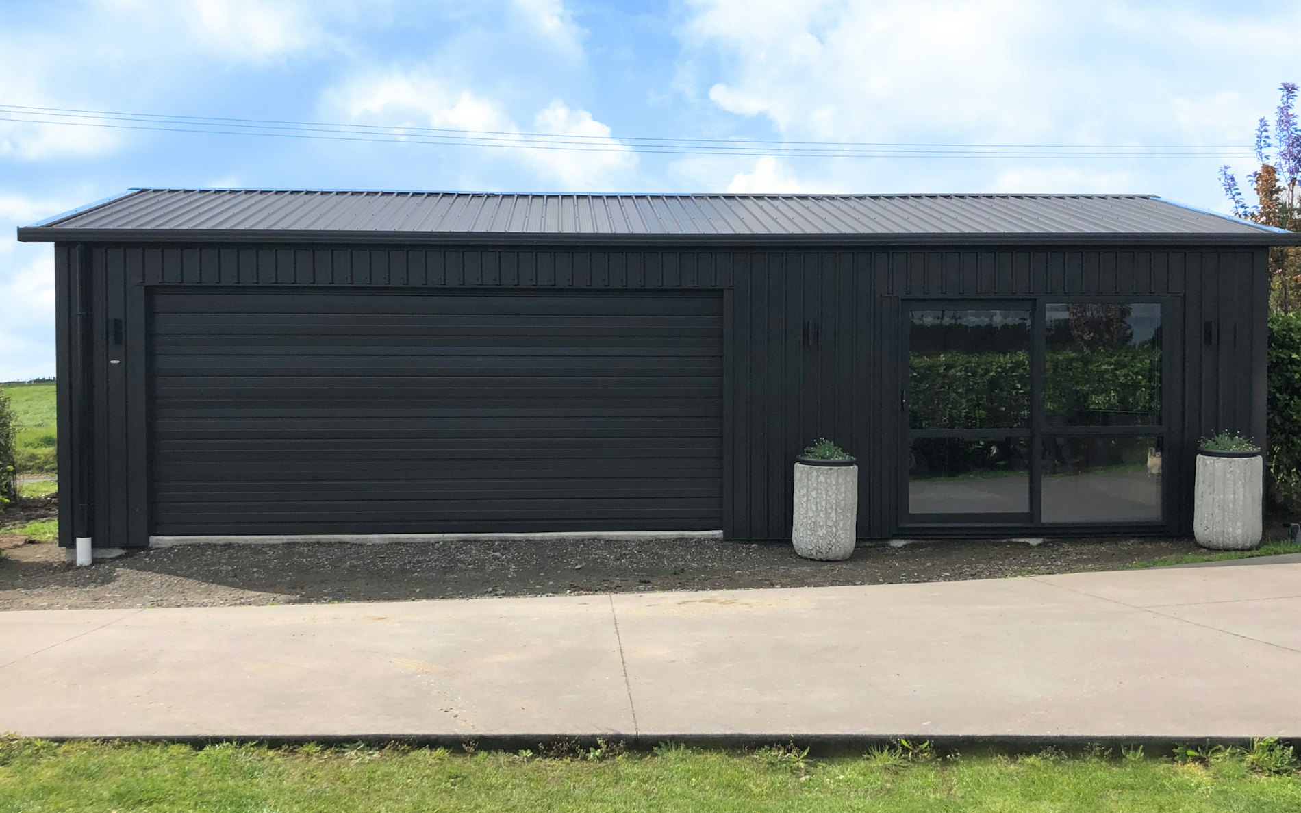 9m x 6.6m large garage