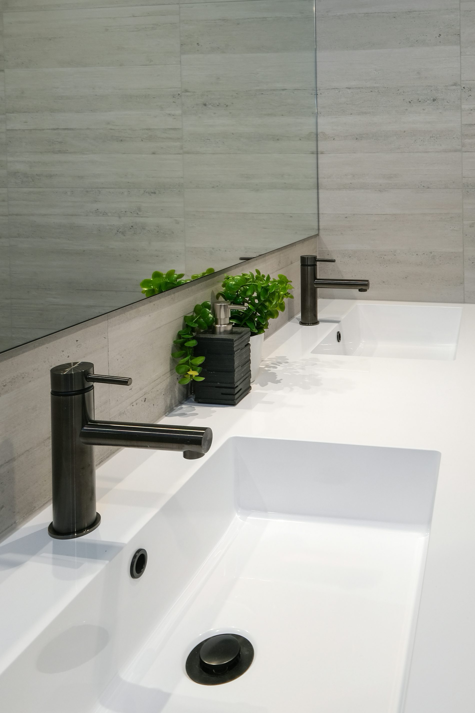 Floor size: 198m², 3 bedrooms