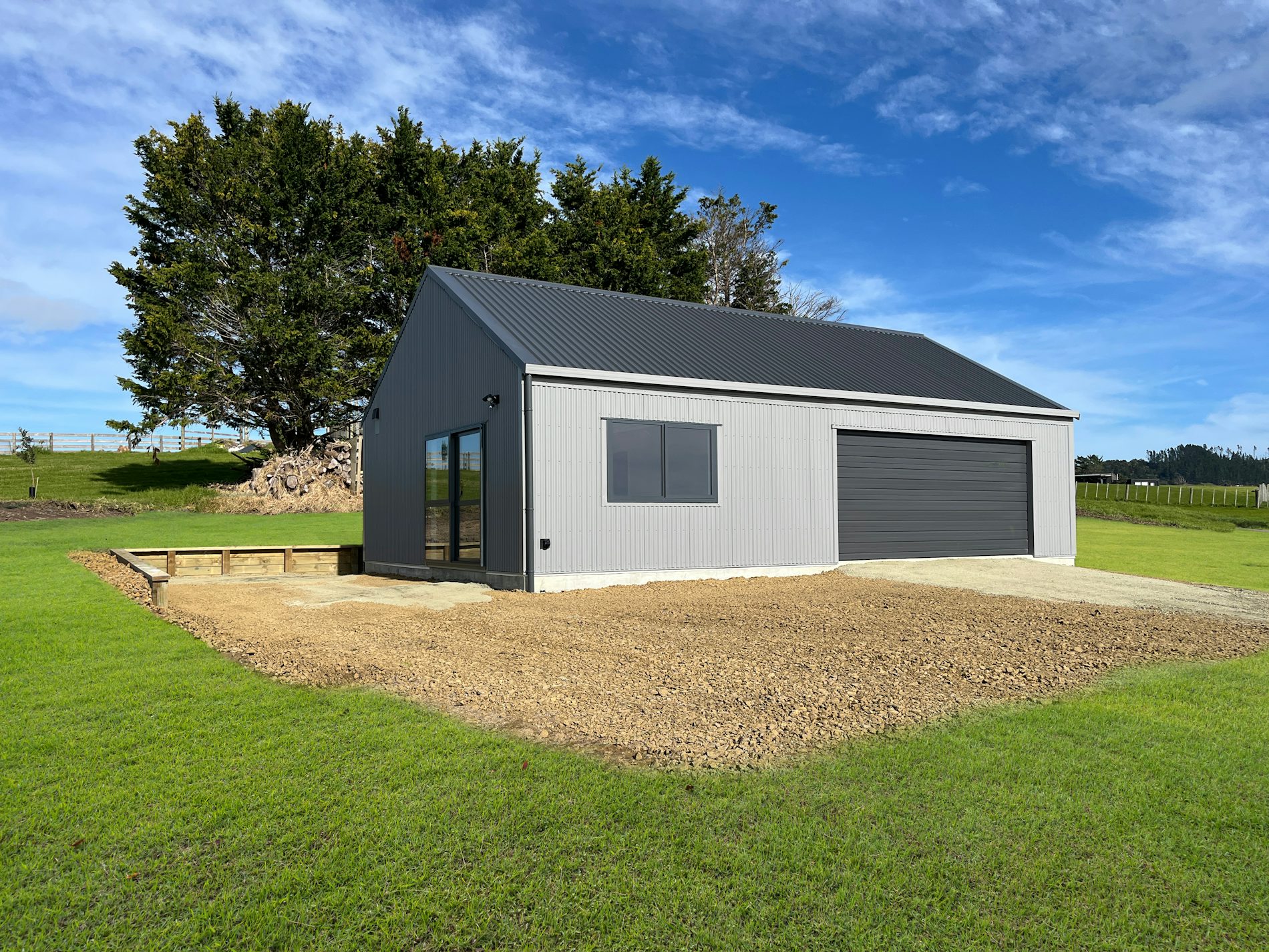 Custom 11.4m x 7.2m garage, 30° pitch roof