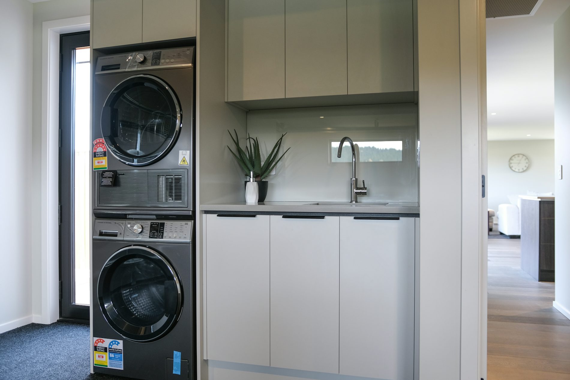 Floor size: 198m², 3 bedrooms