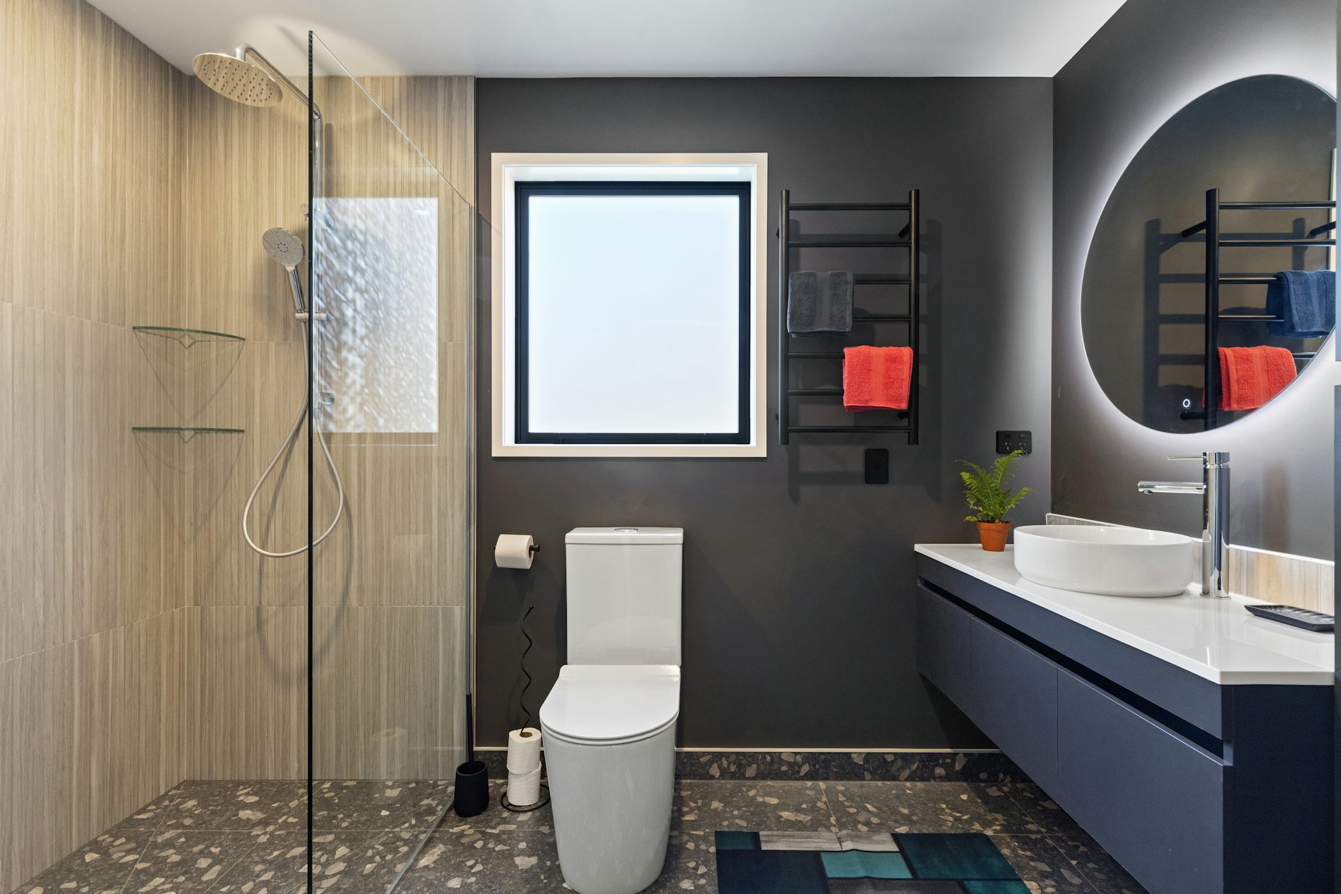 Floor size: 215m², 4 bedrooms