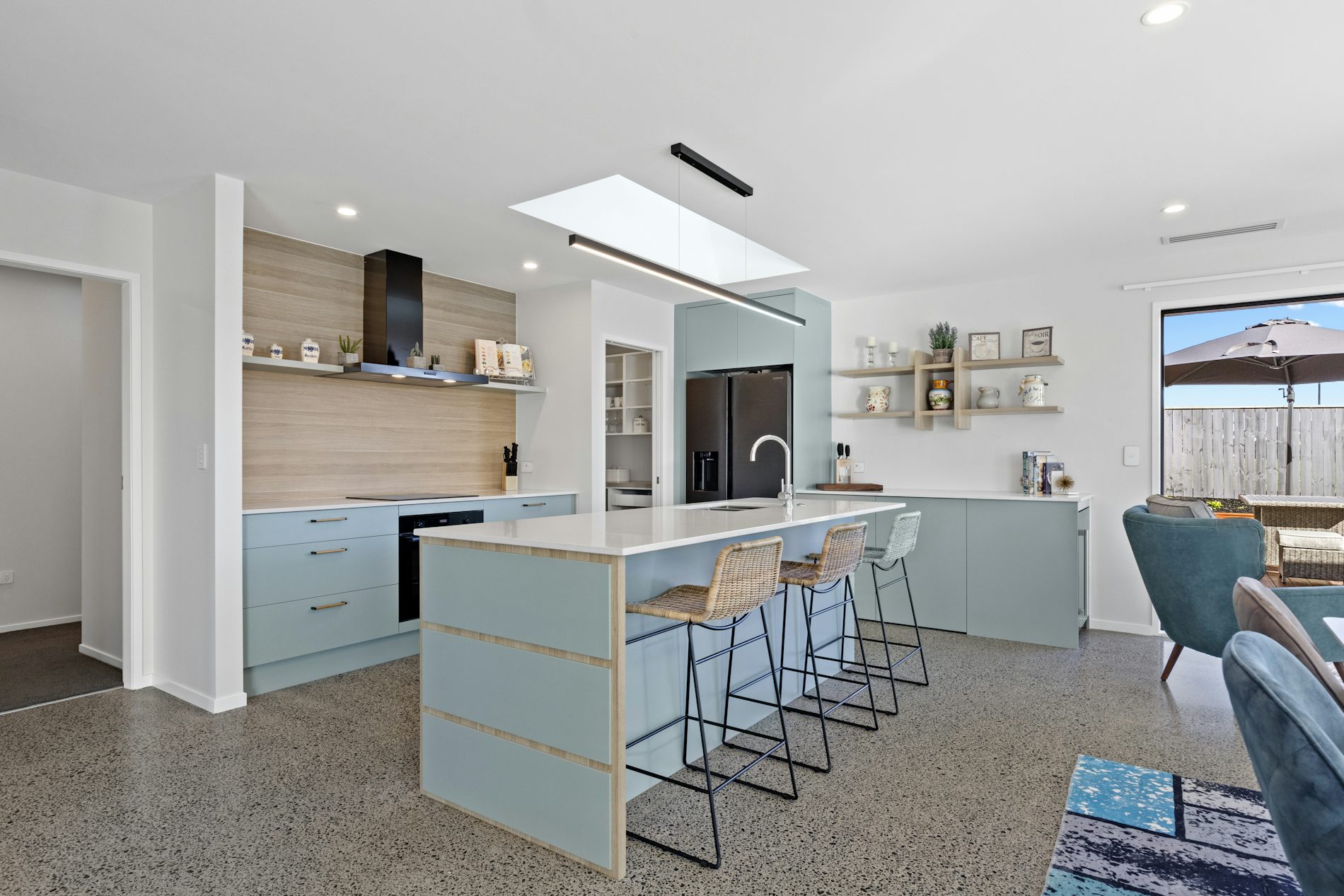 Floor size: 215m², 4 bedrooms