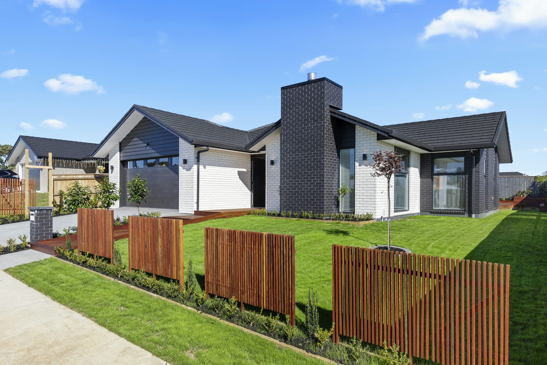 Floor size: 215m², 4 bedrooms