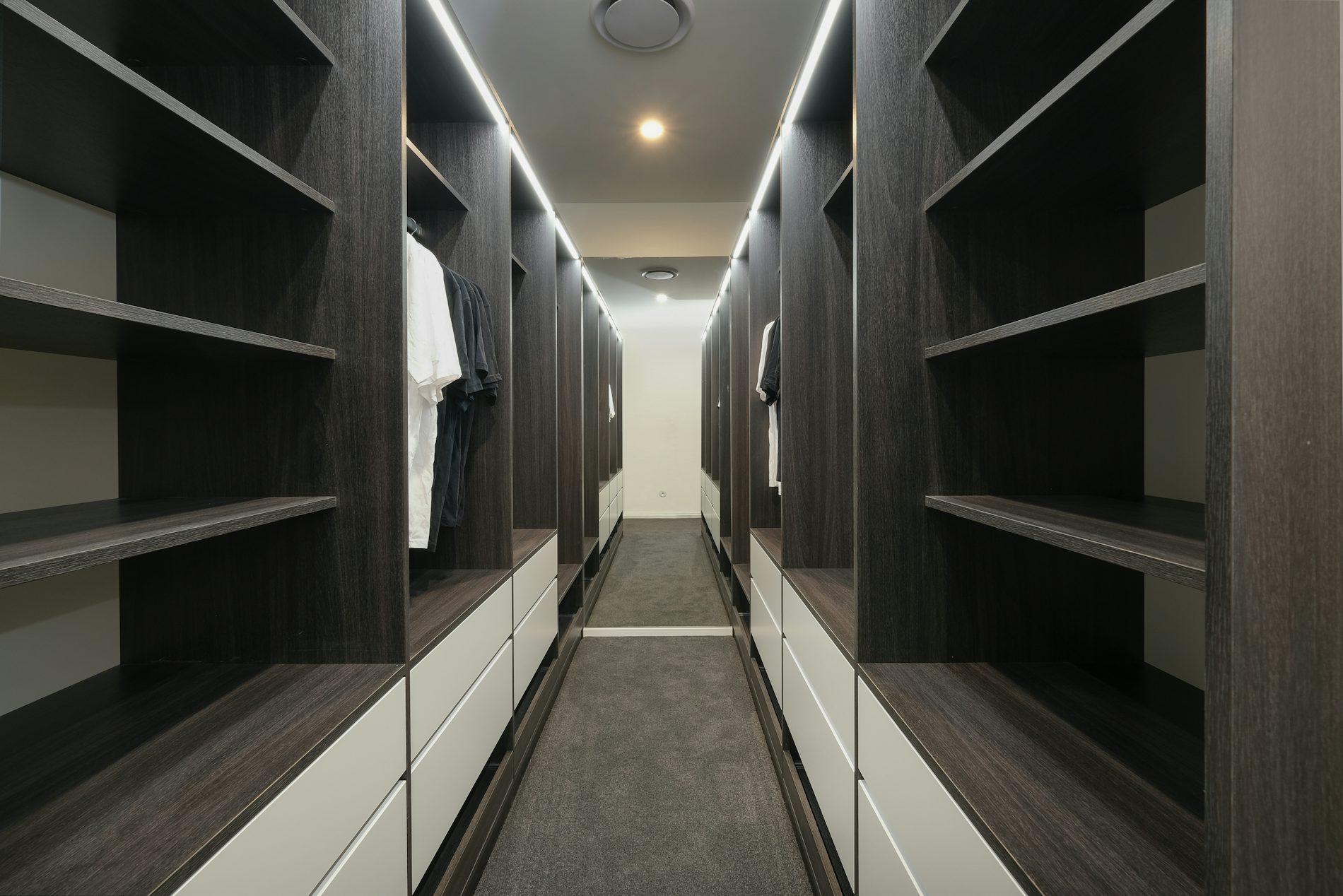 Floor size: 198m², 3 bedrooms