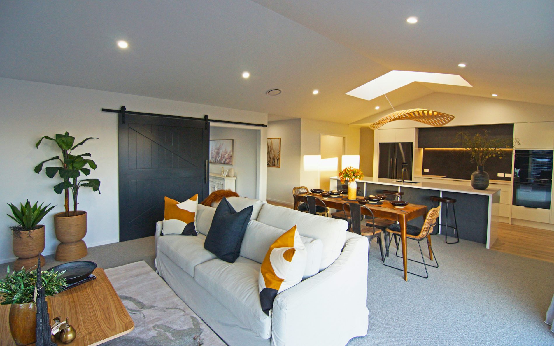 Modified Smith,  Family Range, Floor size: 274m², 4 bedrooms, 2 bathrooms, 2 garages