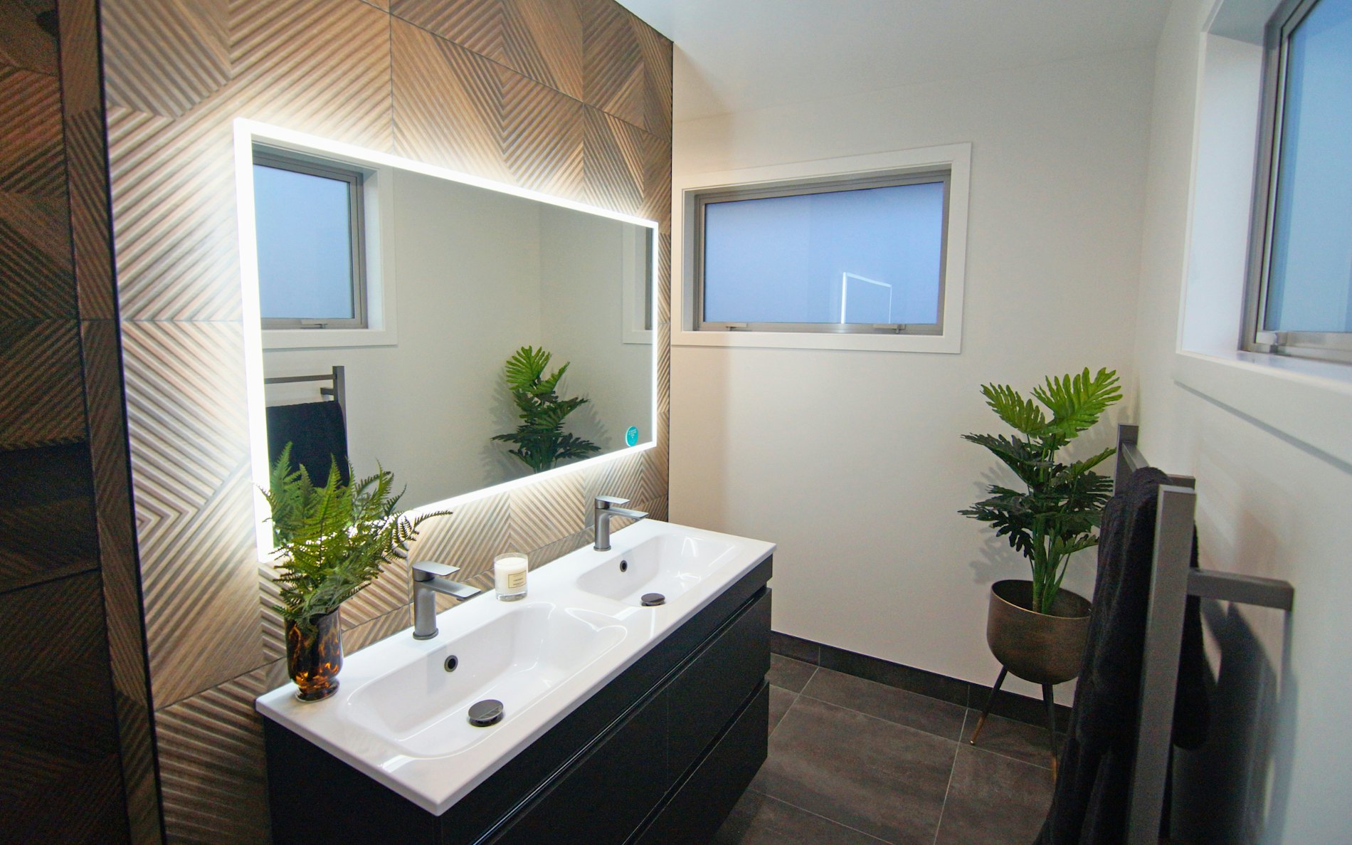 Modified Smith,  Family Range, Floor size: 274m², 4 bedrooms, 2 bathrooms, 2 garages