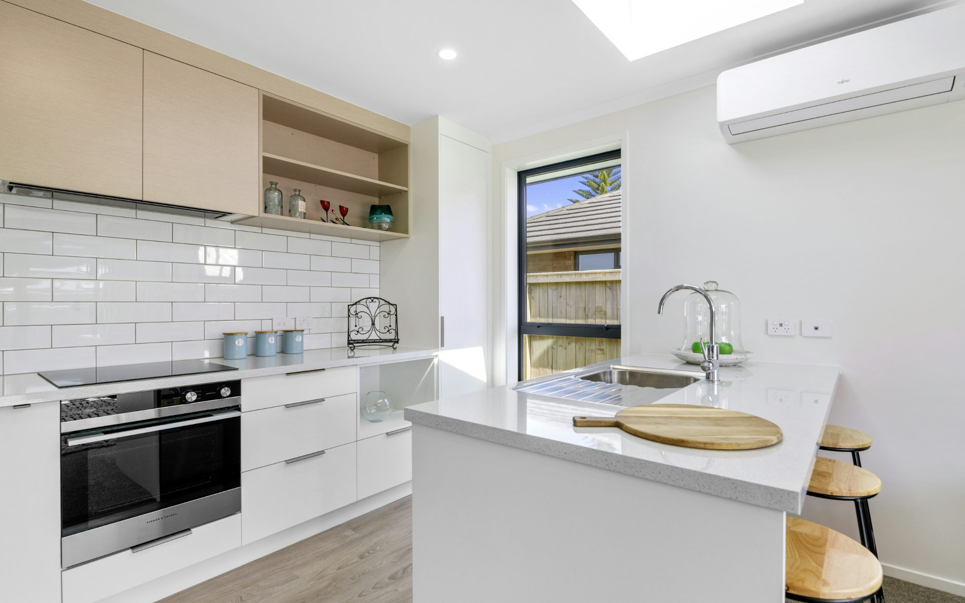 Queen plan from Metro Range, Floor size: 94m², 2 bedrooms