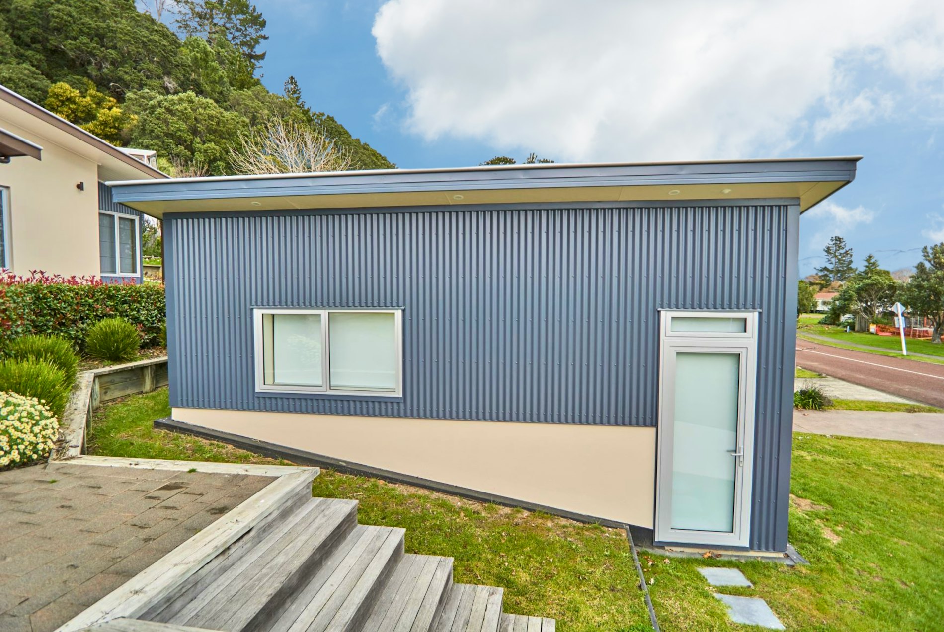 Sleepout with bathroom – 5.4m x 7.2m with a 2.7 stud height and a 10-degree roof pitch