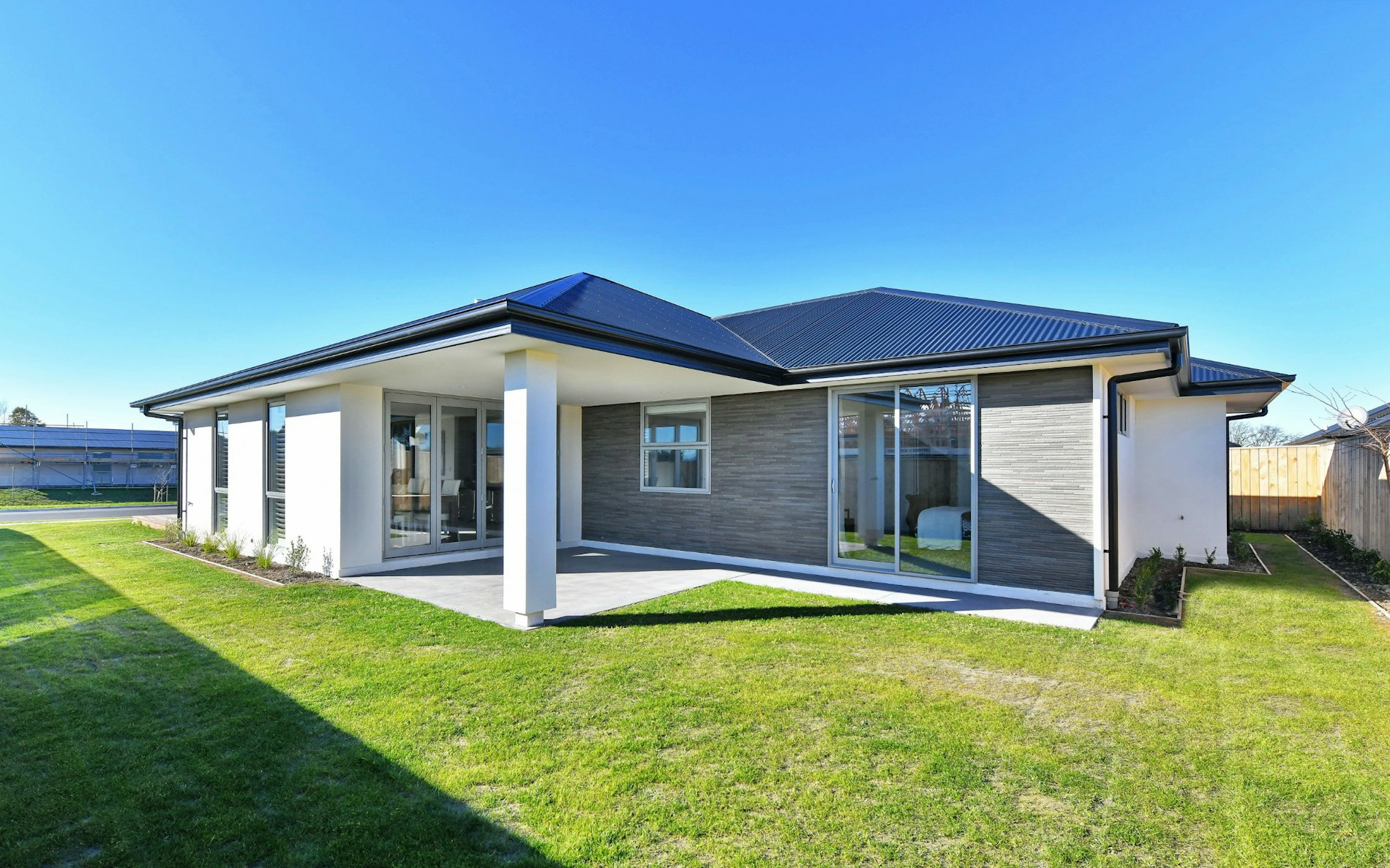 Spacious 216m² Family Home with 4 Bedrooms