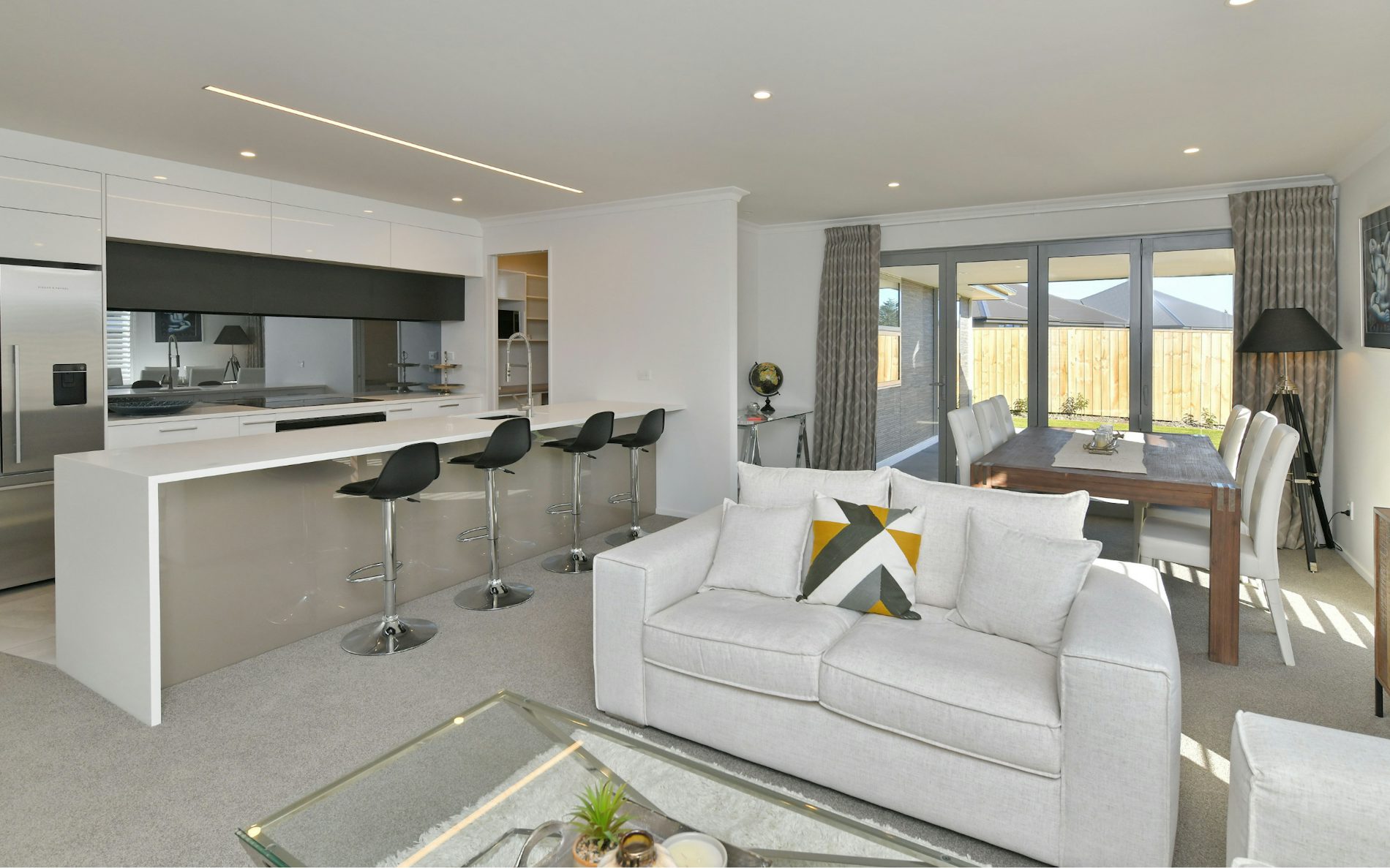 Spacious 216m² Family Home with 4 Bedrooms