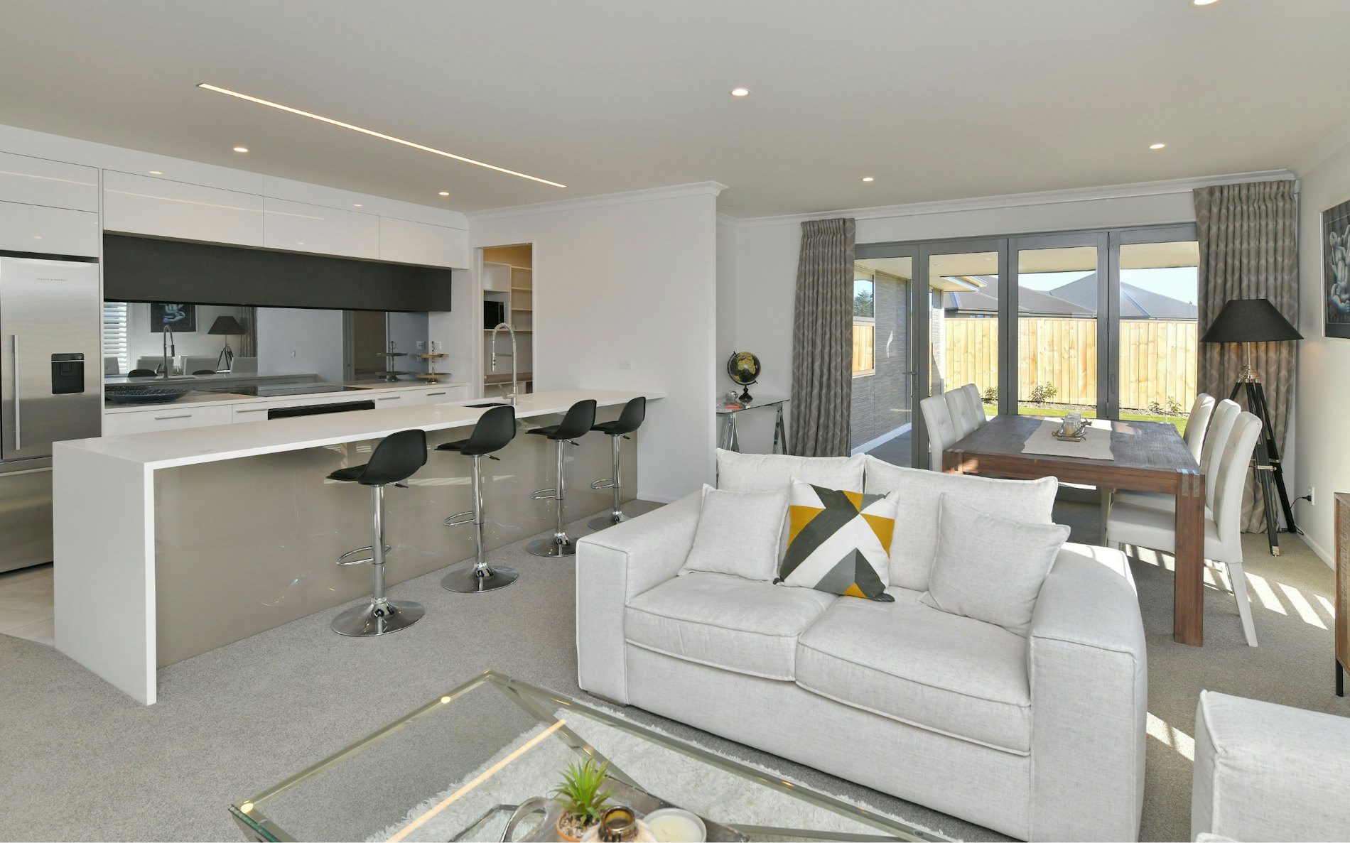 Spacious 216m² Family Home with 4 Bedrooms