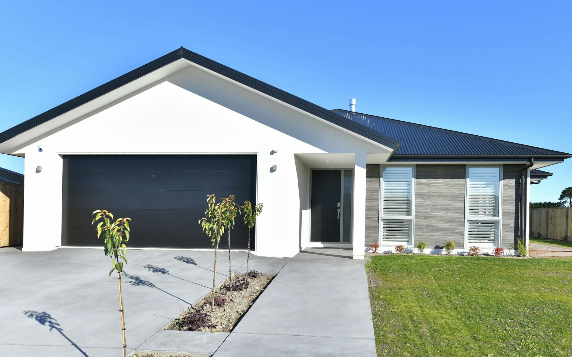 Spacious 216m² Family Home with 4 Bedrooms