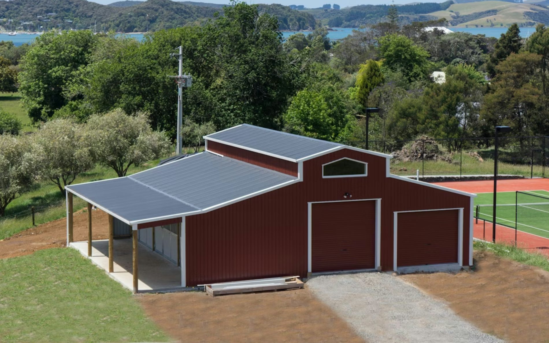 Stand-Tough™ 2.7m(h) x 12m(d) x 12m(w) heritage barn with 3m(w) on side wall