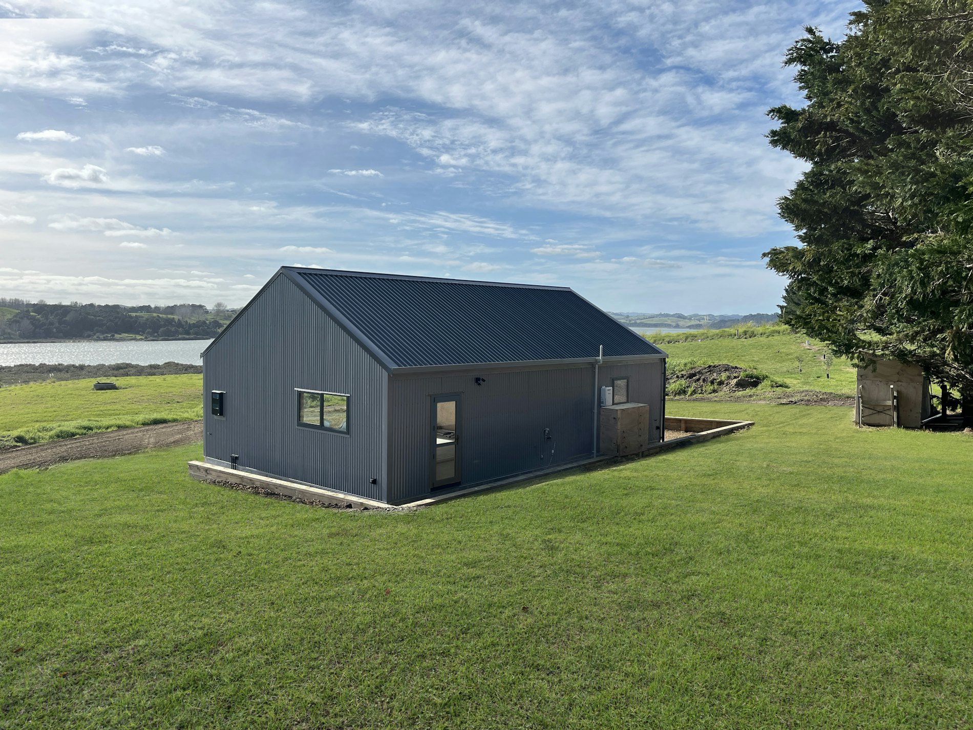 Custom 11.4m x 7.2m garage, 30° pitch roof